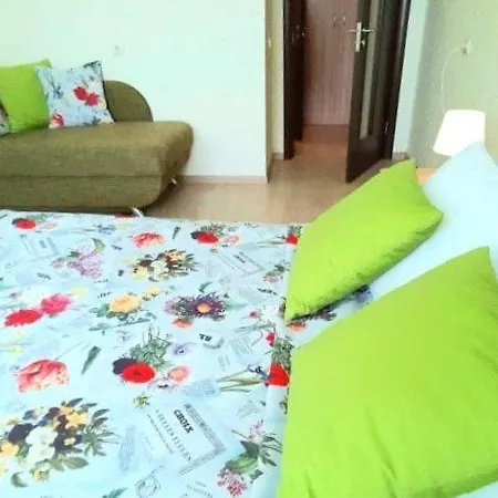 Apartamenty Czerwony Delfin Bed and breakfast
